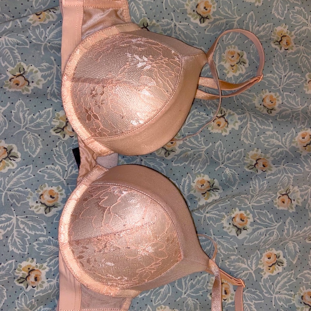 Victoria’s Secret very sexy push-up  bra
